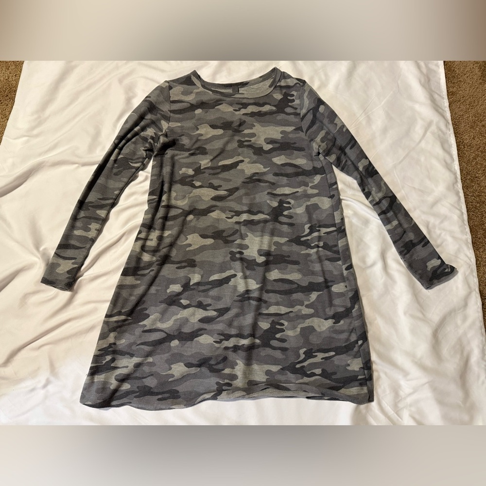 Alya Gray Camo Long Sleeve Dress